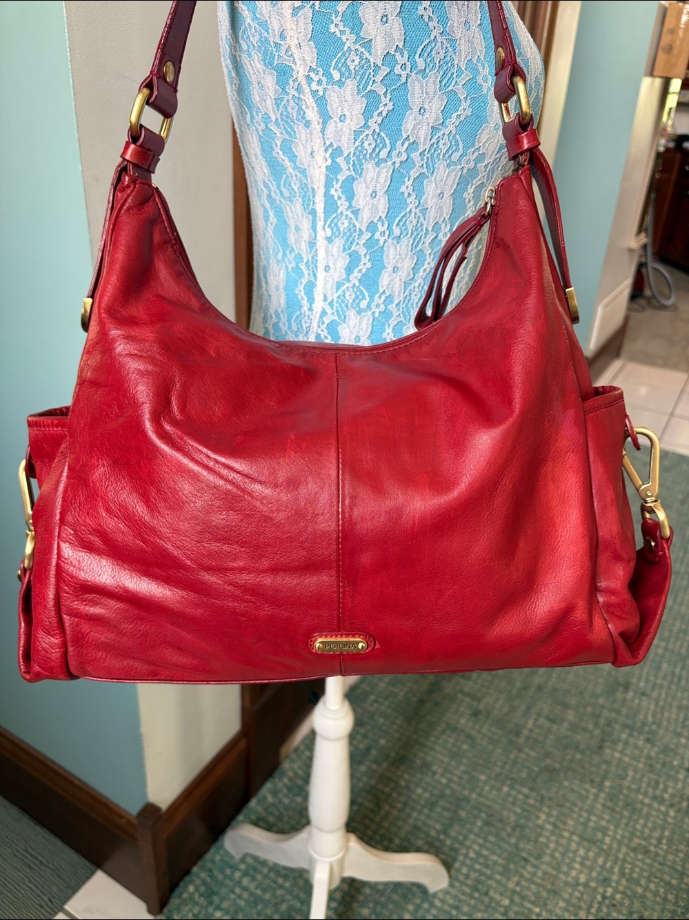 Perlina Hobo bag  shoulder bag leather autumn red  side & back pockets  brass ha